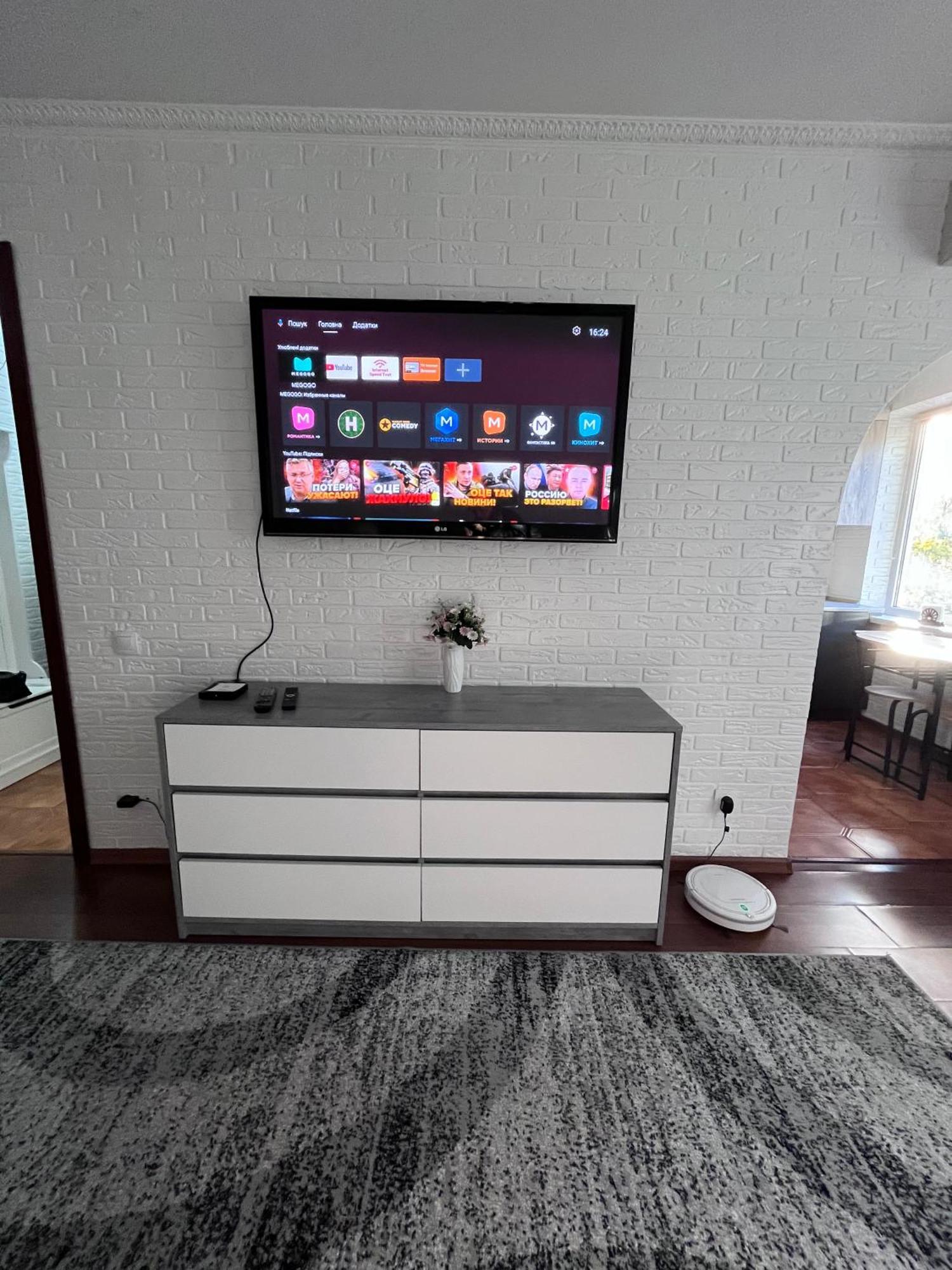 Apartment парк-апартаменти: двокімнатний люкс зі смарт-тв Kryvyi Rih